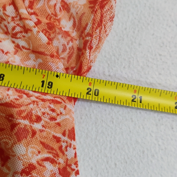 Notations Coral Floral Blouse - Picture 6 of 7